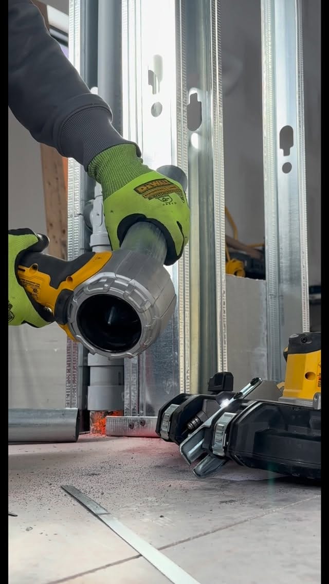 Post 1 by DEWALT CANADA🇨🇦 on Instagram (video)