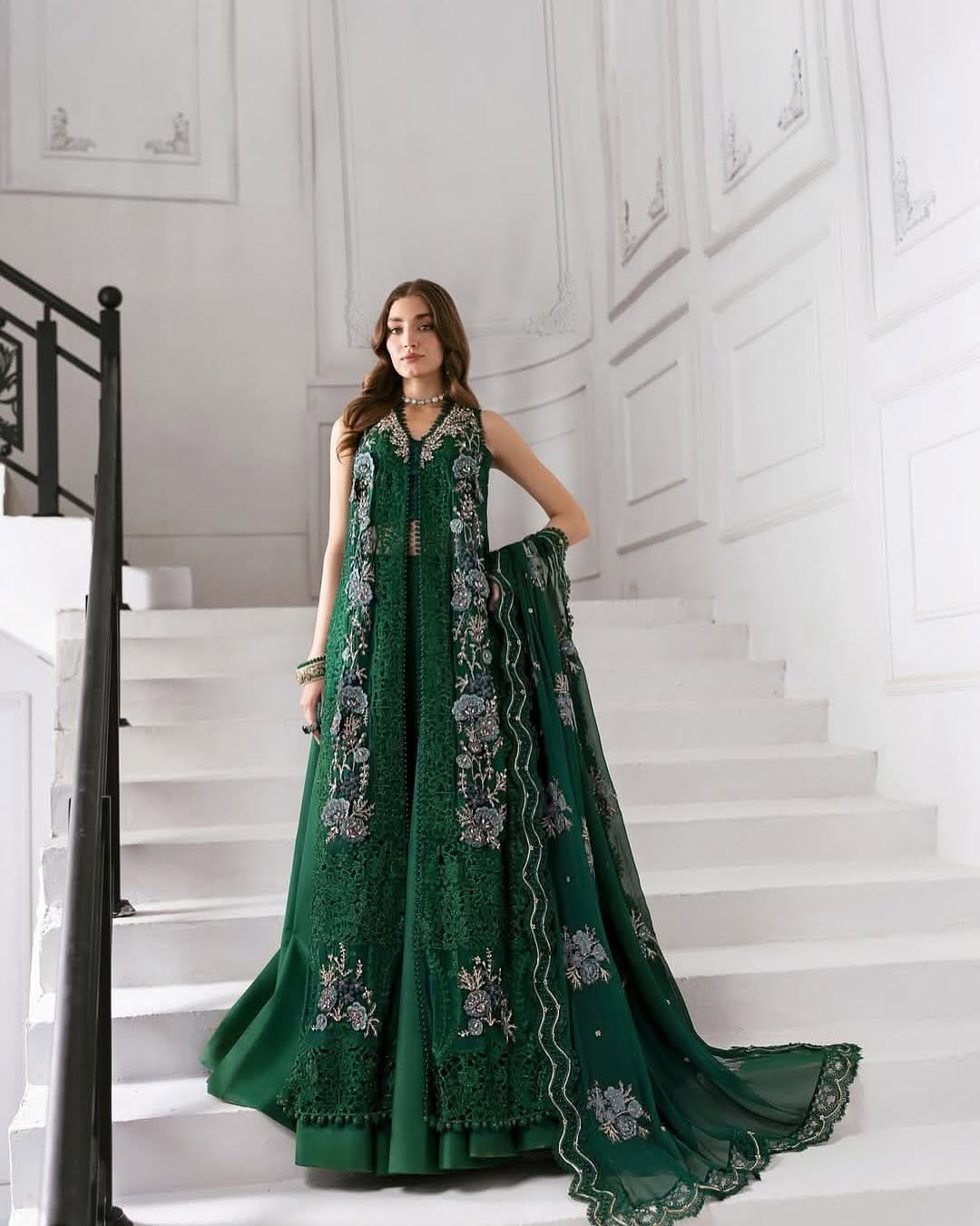 Post 7 by NAIMA’S ETHNIC COLLECTION on Instagram (carousel)