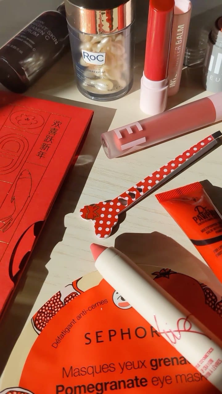 Post 2 by Anna & Angelica on Instagram (video)