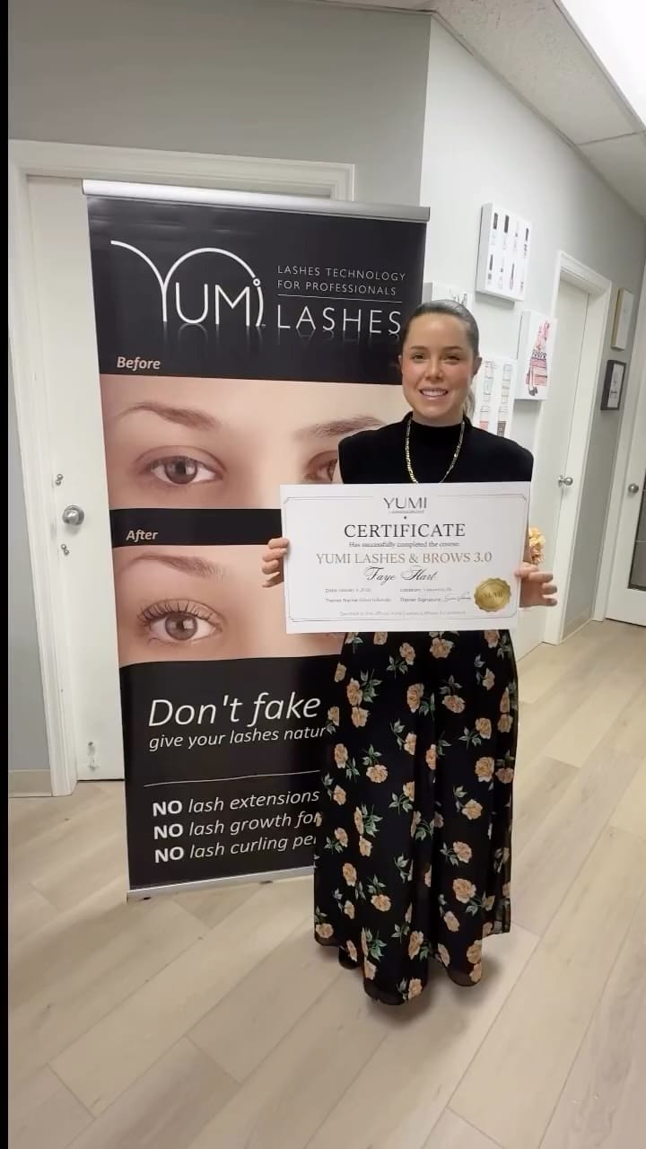 Post 5 by Freelance Makeup & Hair Artist Business Coach on Instagram (video)