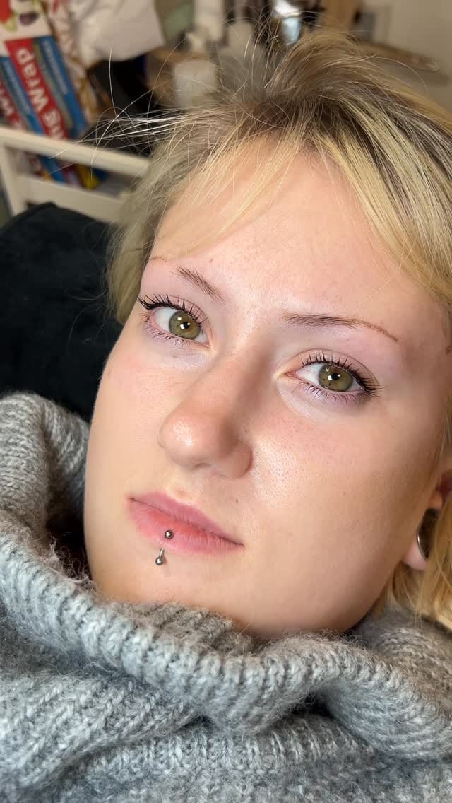 Post 6 by Freelance Makeup & Hair Artist Business Coach on Instagram (video)