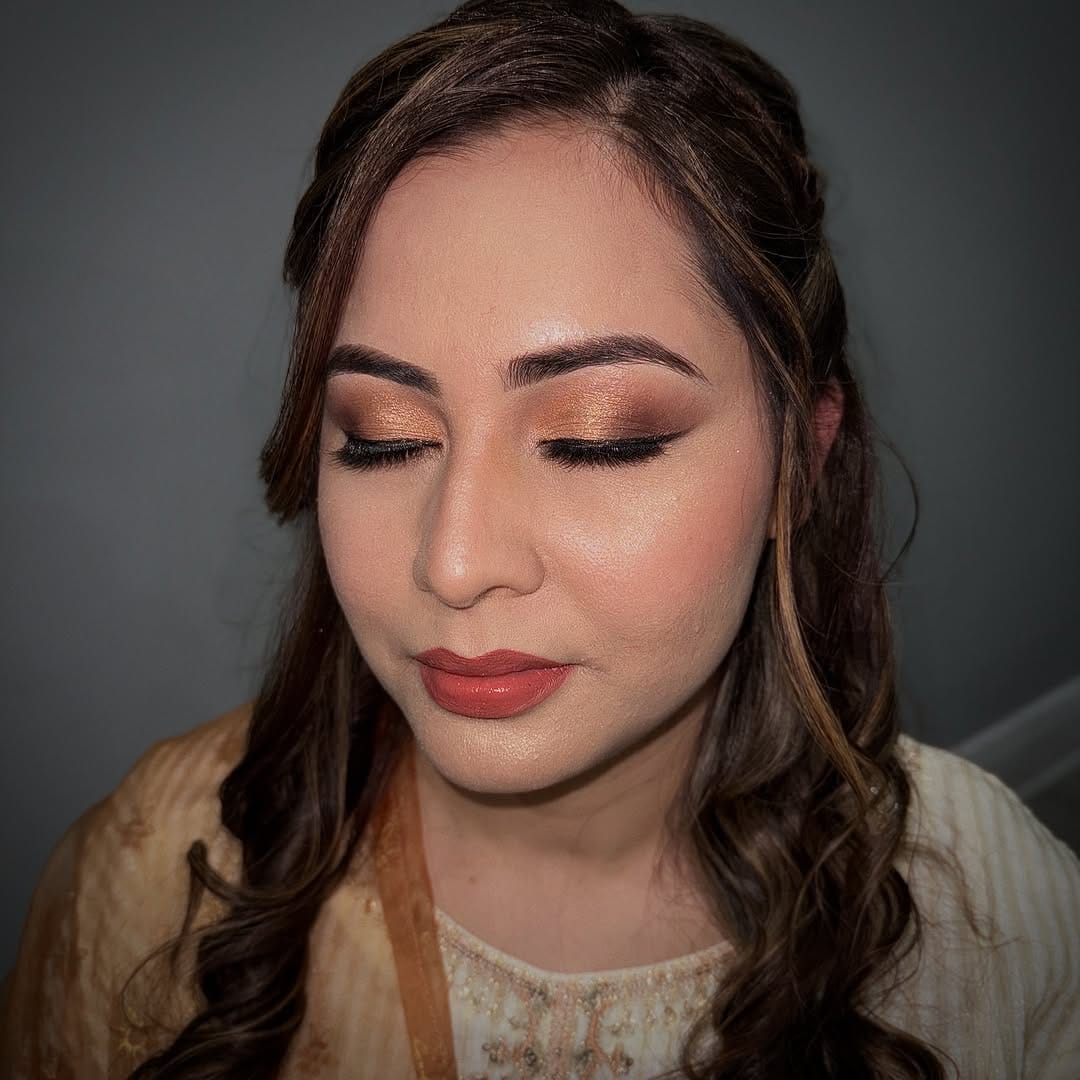 Post 1 by Heenazmakeupstudio on Instagram (carousel)
