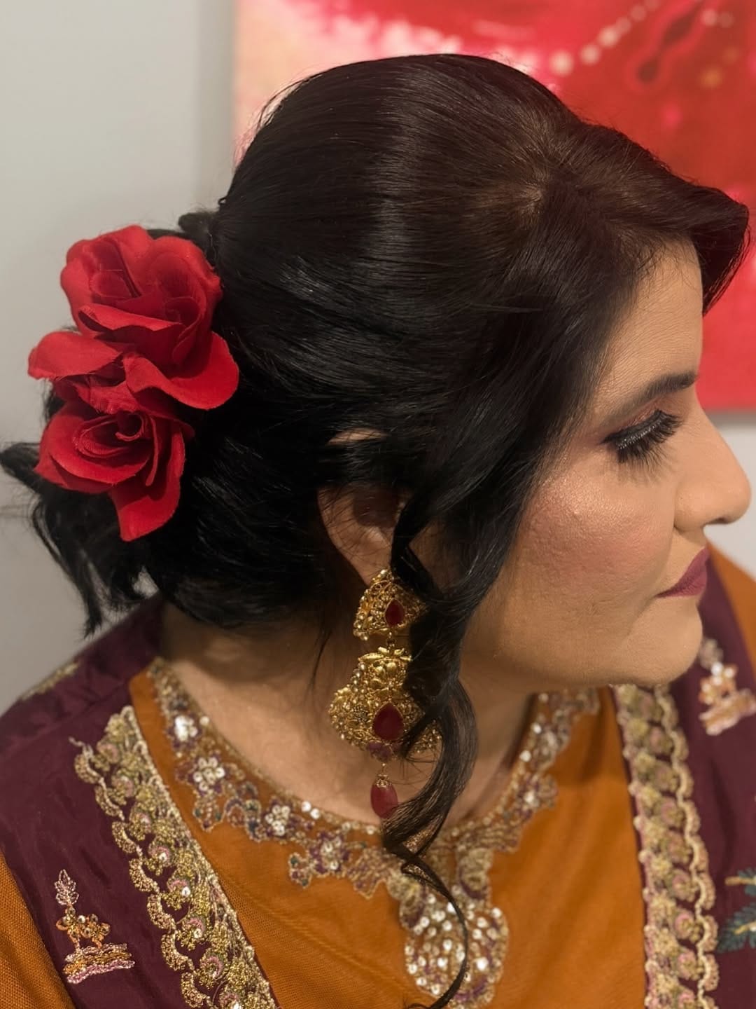 Post 8 by Heenazmakeupstudio on Instagram (carousel)