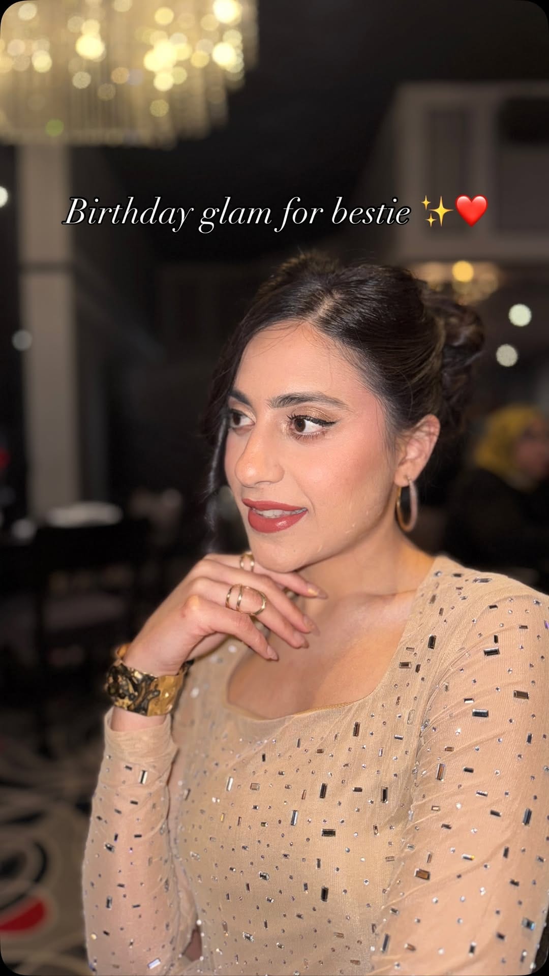 Post 4 by Heenazmakeupstudio on Instagram (video)