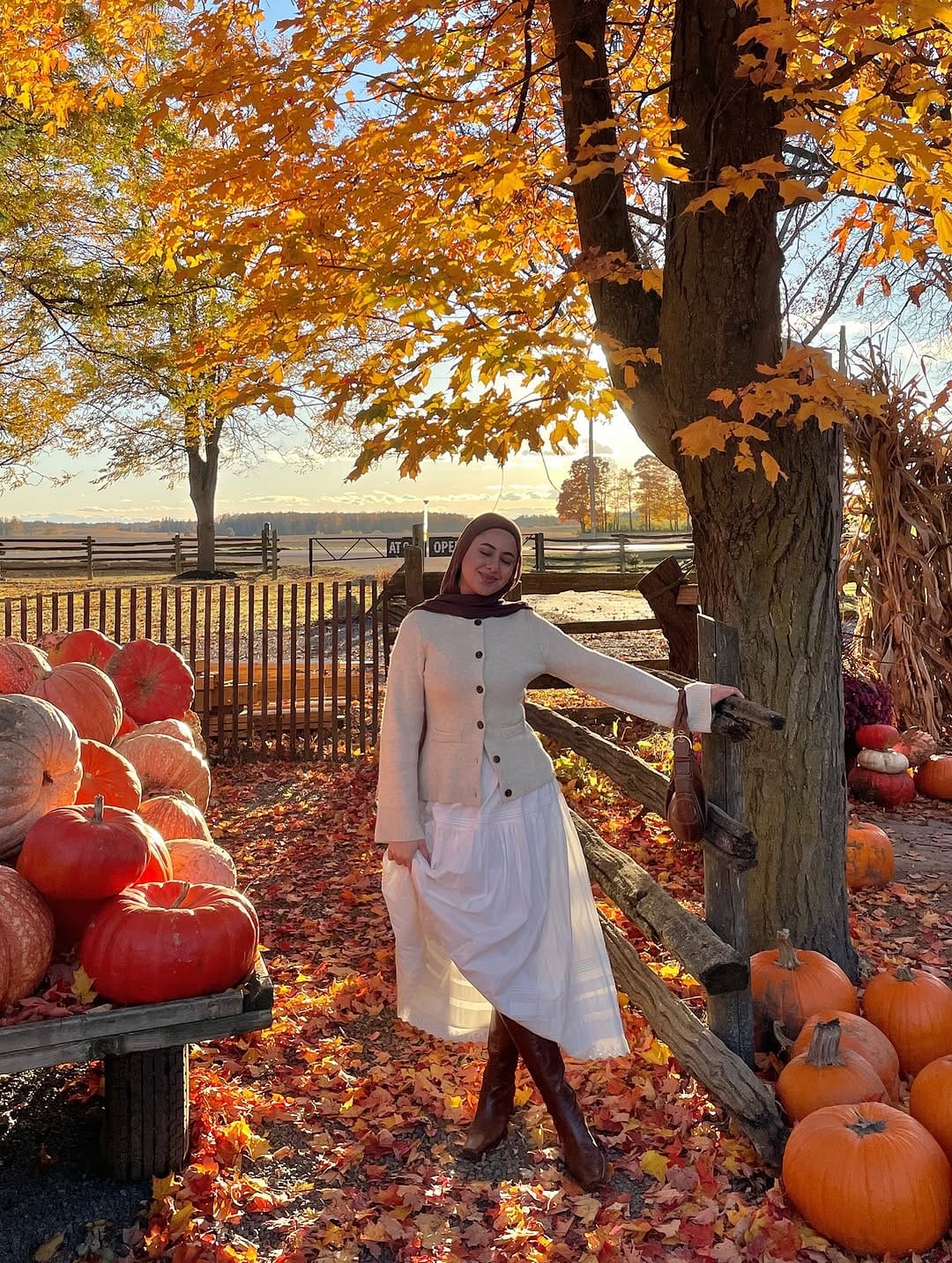 Post 9 by @hijabioffthegrid on Instagram (carousel)