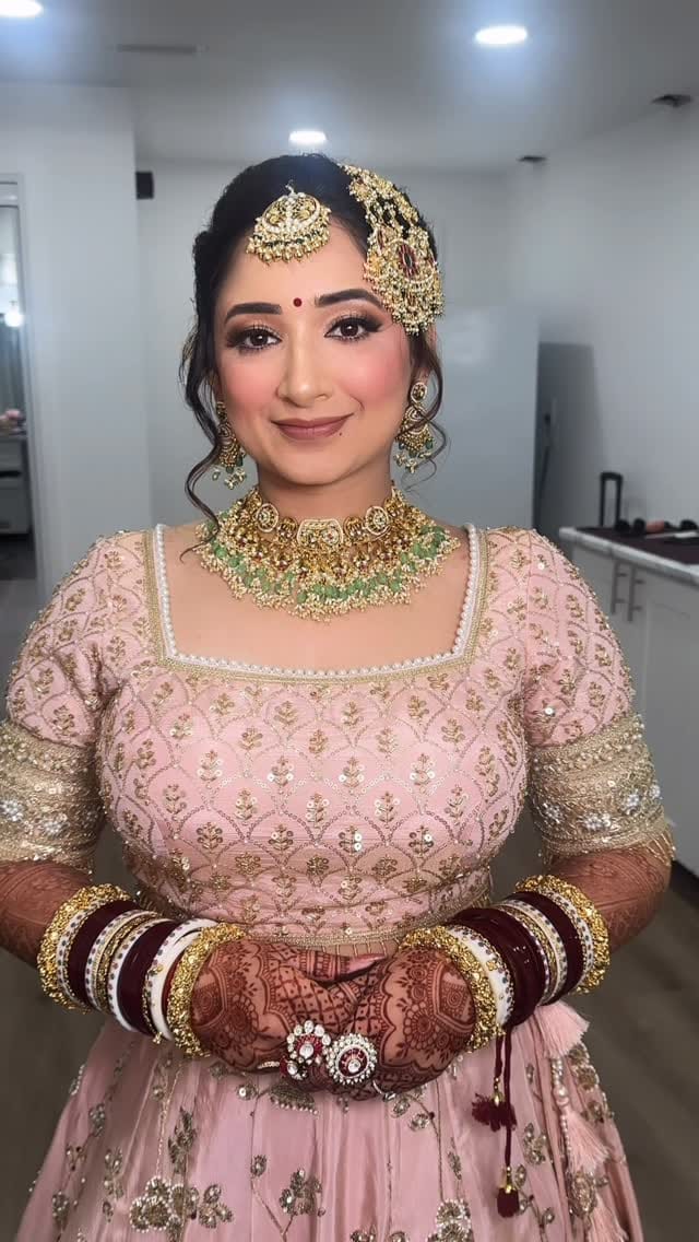 Post 8 by GAGAN SIDHU I Pro Makeup & Hair Artist on Instagram (video)