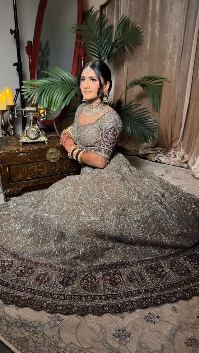 Post 5 by GAGAN SIDHU I Pro Makeup & Hair Artist on Instagram (video)