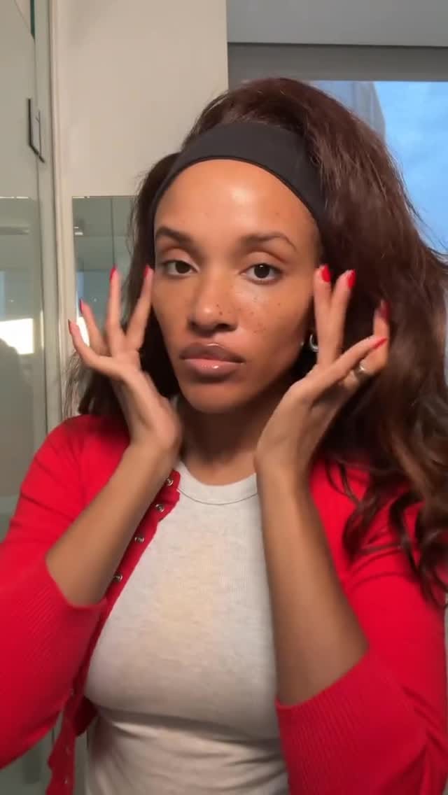 Post 3 by Exclusive Look Esthetics on Instagram (video)