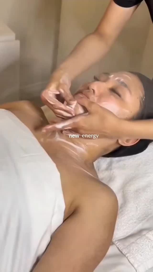Post 4 by Sugarmoon® Salon on Instagram (video)