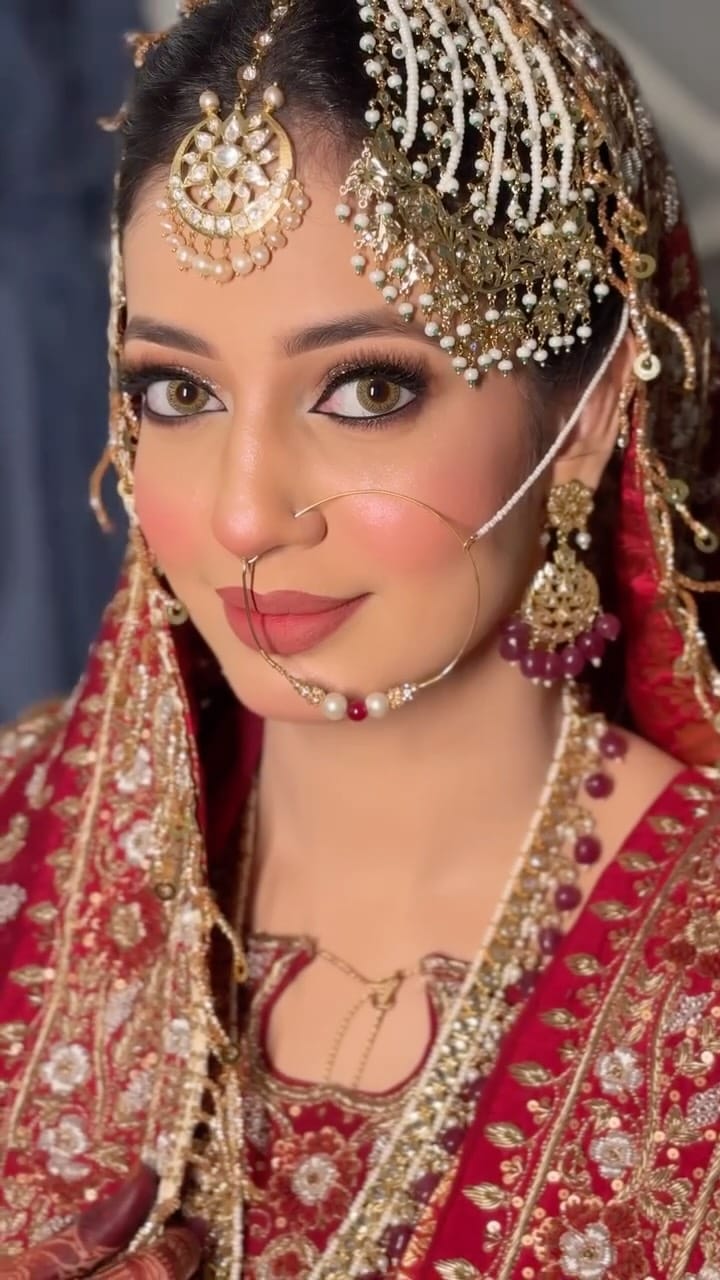 Post 6 by Nadia Khatoon on Instagram (video)