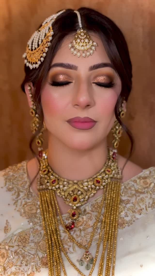 Post 10 by Nadia Khatoon on Instagram (video)