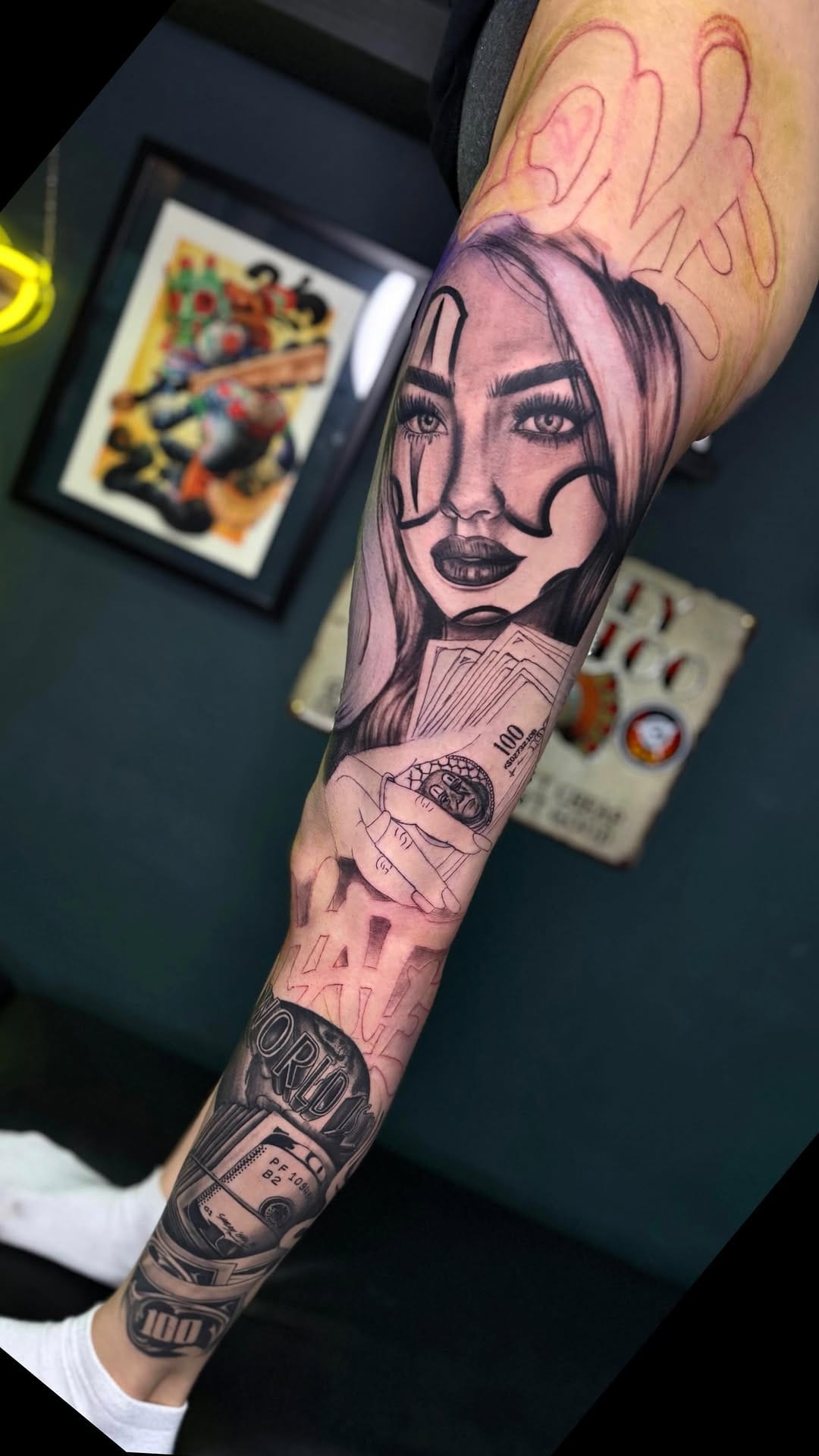 Post 6 by Paco El Flaco on Instagram (video)