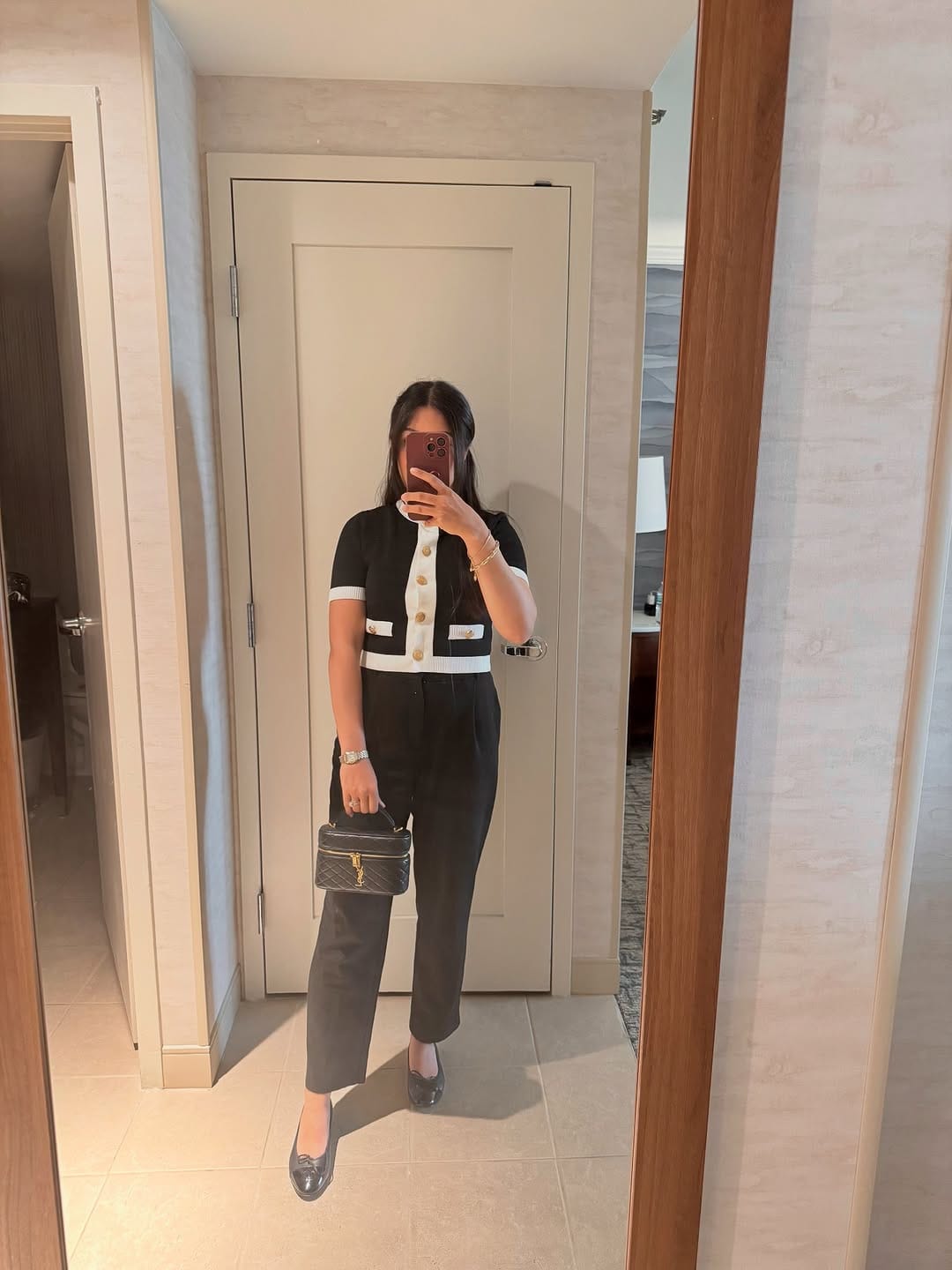 Post 10 by Zara Bee l Makeup Artist on Instagram (carousel)