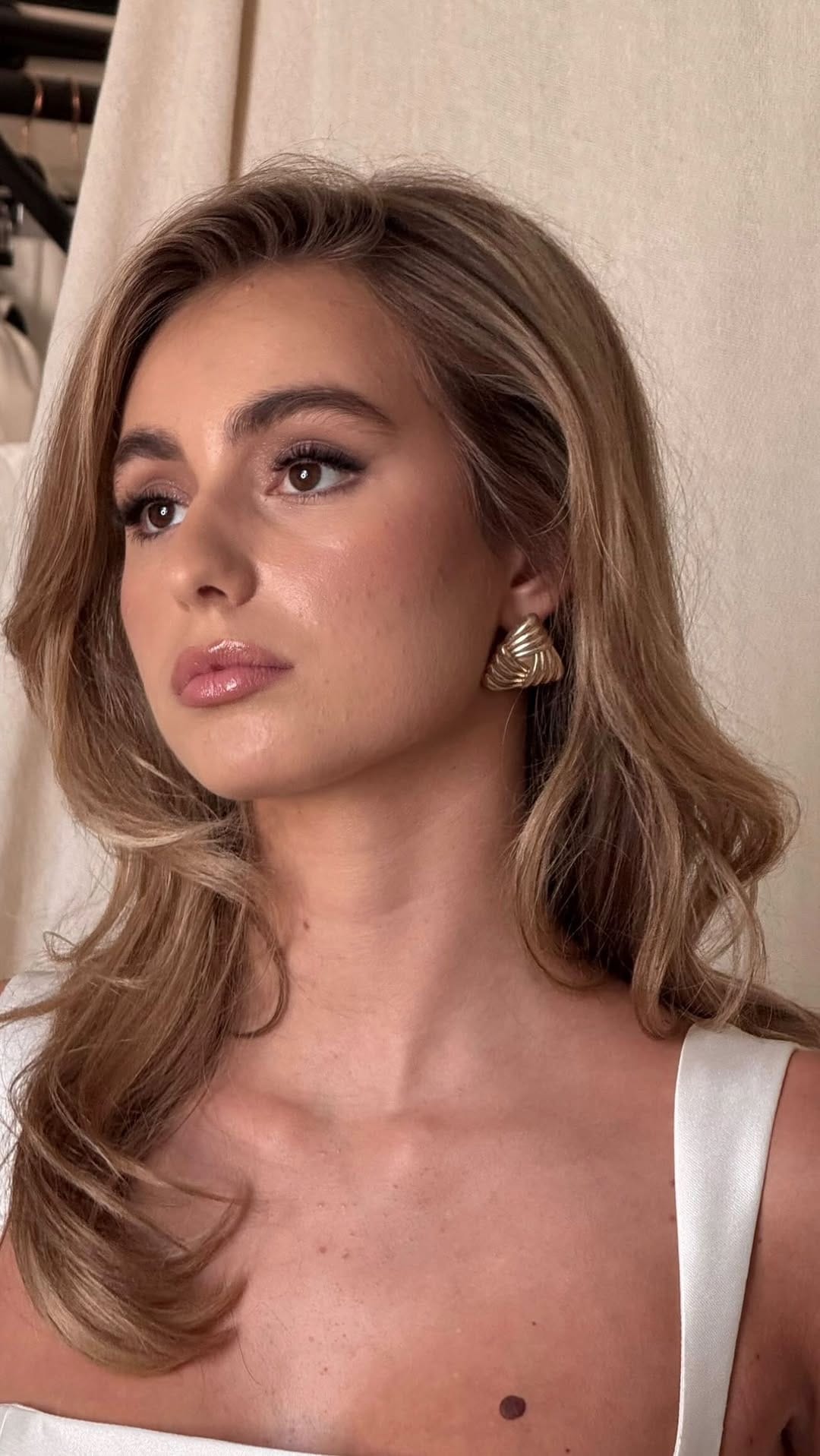 Post 6 by Brush Ltd | Your Wedding Hair & Makeup Girls! | Home Counties on Instagram (video)