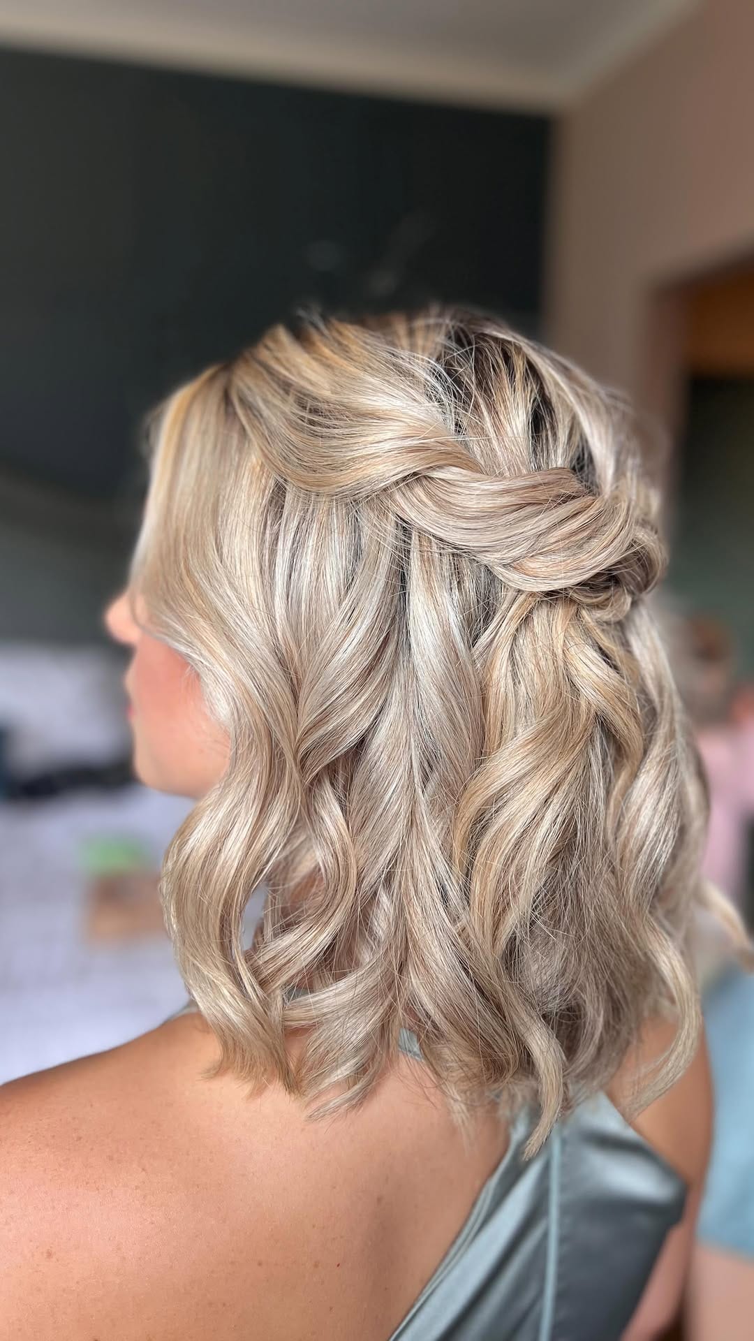 Post 10 by Brush Ltd | Your Wedding Hair & Makeup Girls! | Home Counties on Instagram (video)