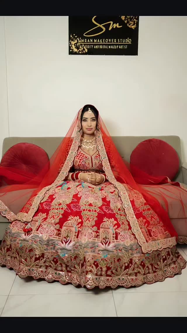 Post 2 by Simran Makeover Studio Vancouver MUA 💄🇨🇦🇺🇸🇮🇳🌎 on Instagram (video)
