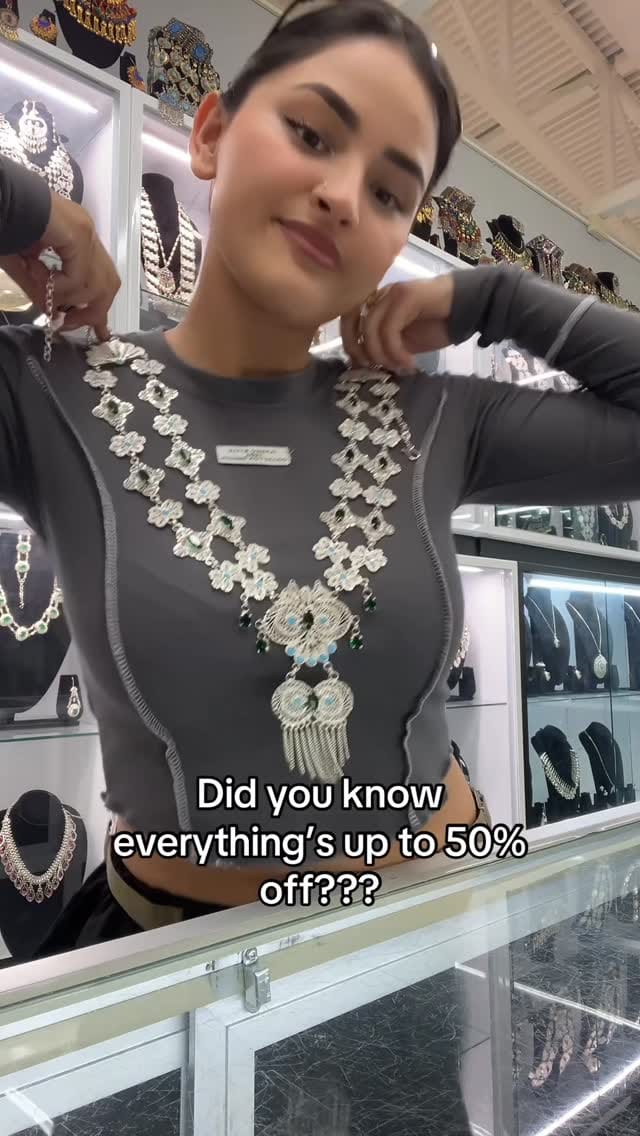 Post 8 by ✨MaroBoutique | Afghan Clothing & Jewelry | Calgary, Canada✨ on Instagram (video)