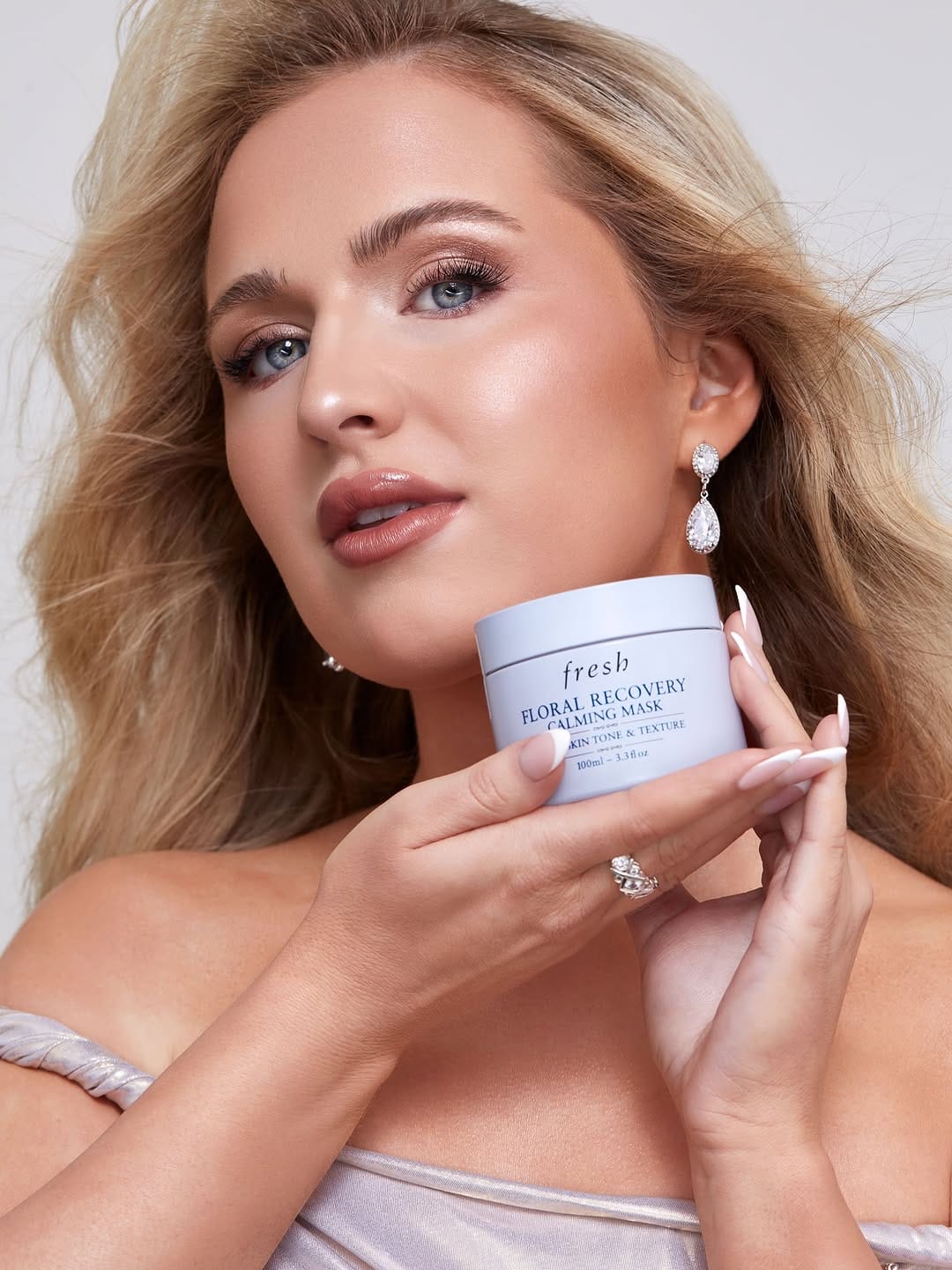 Post 8 by KARLEY REYNOLDS | PRO MAKEUP ARTIST on Instagram (carousel)