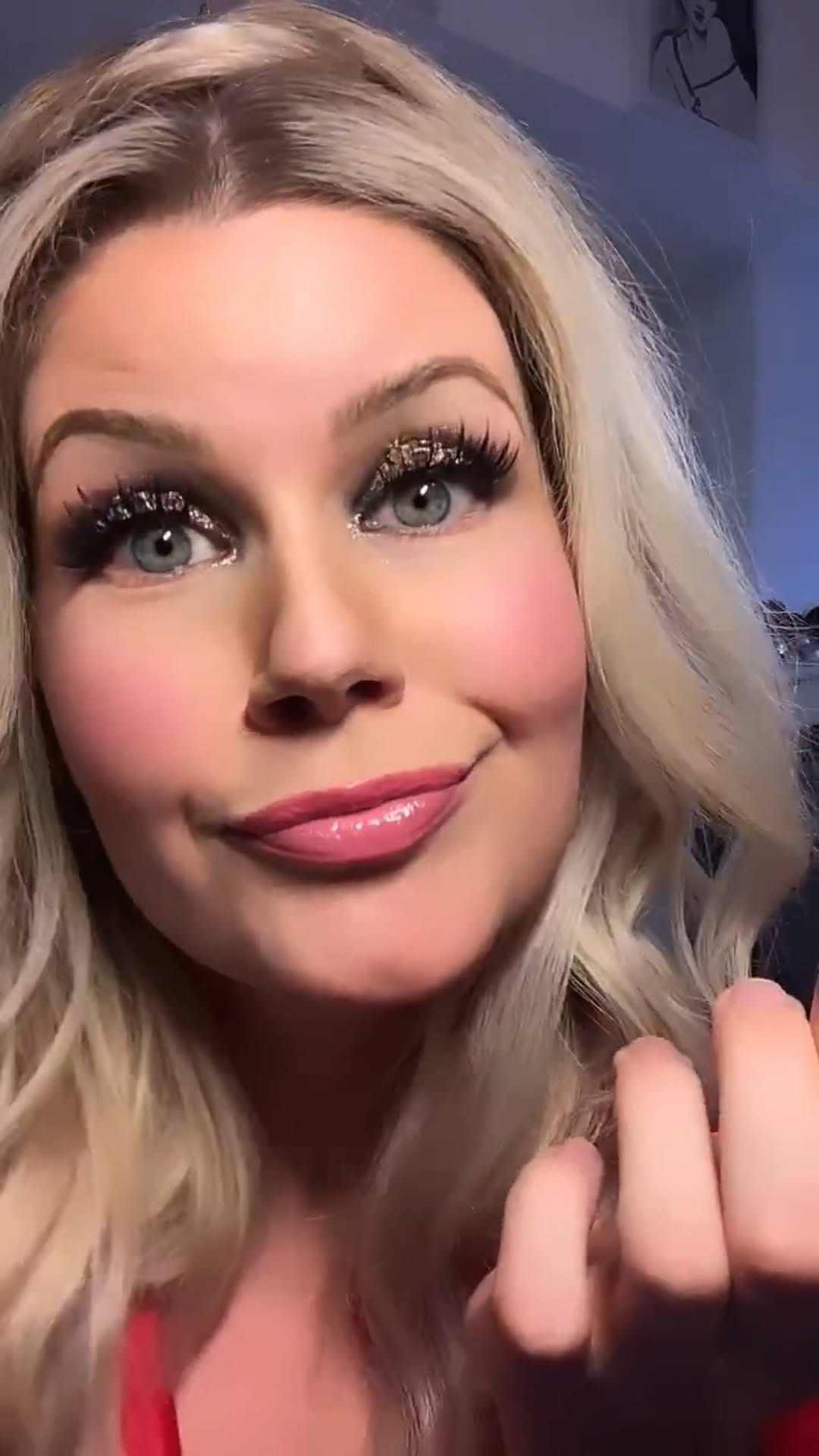 Post 7 by Janine Holmes-PRO Makeup Artist & Hairstylist on Instagram (video)