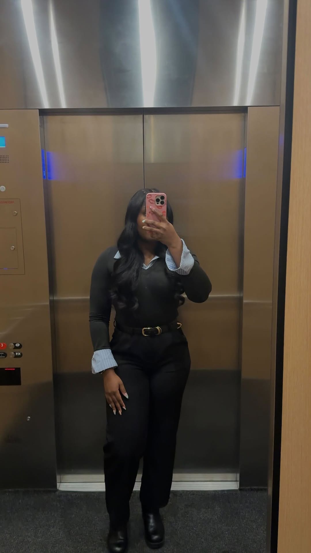 Post 2 by 𝑹𝒐𝒛𝒊𝒏𝒂ღ on Instagram (video)