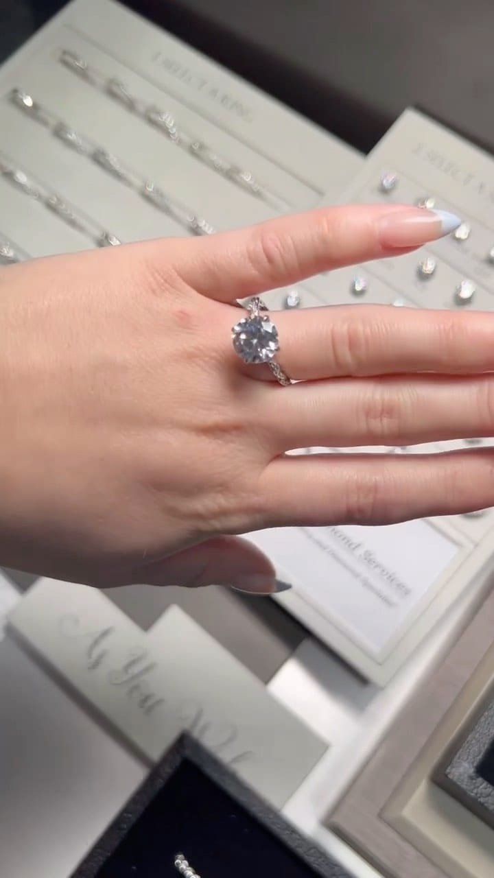 Post 10 by Executive Diamonds on Instagram (video)