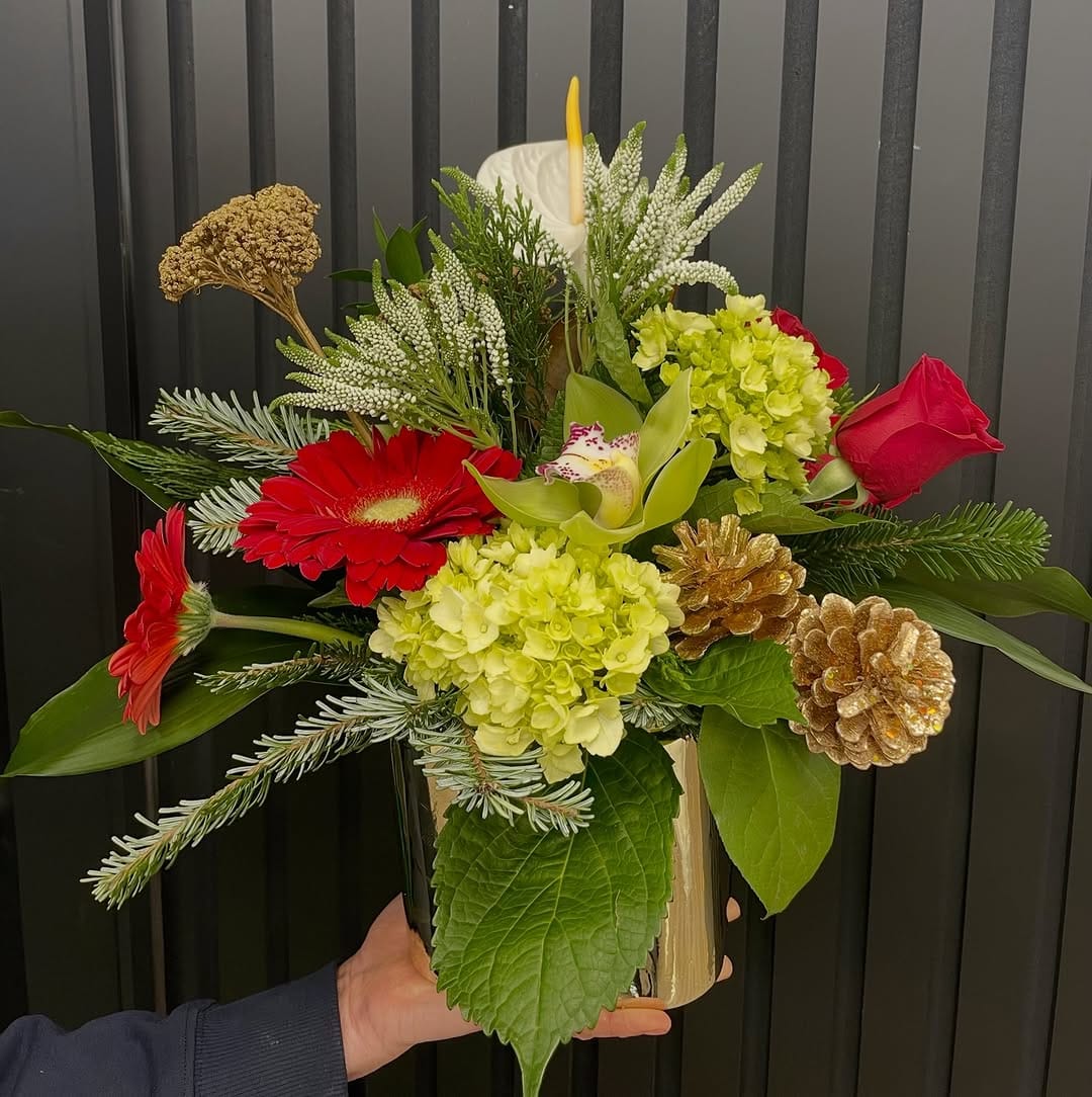 Post 3 by Karen's Flower Shop on Instagram (image)