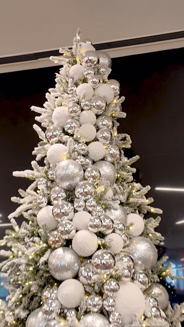 Post 4 by LUXE RENTALS on Instagram (video)
