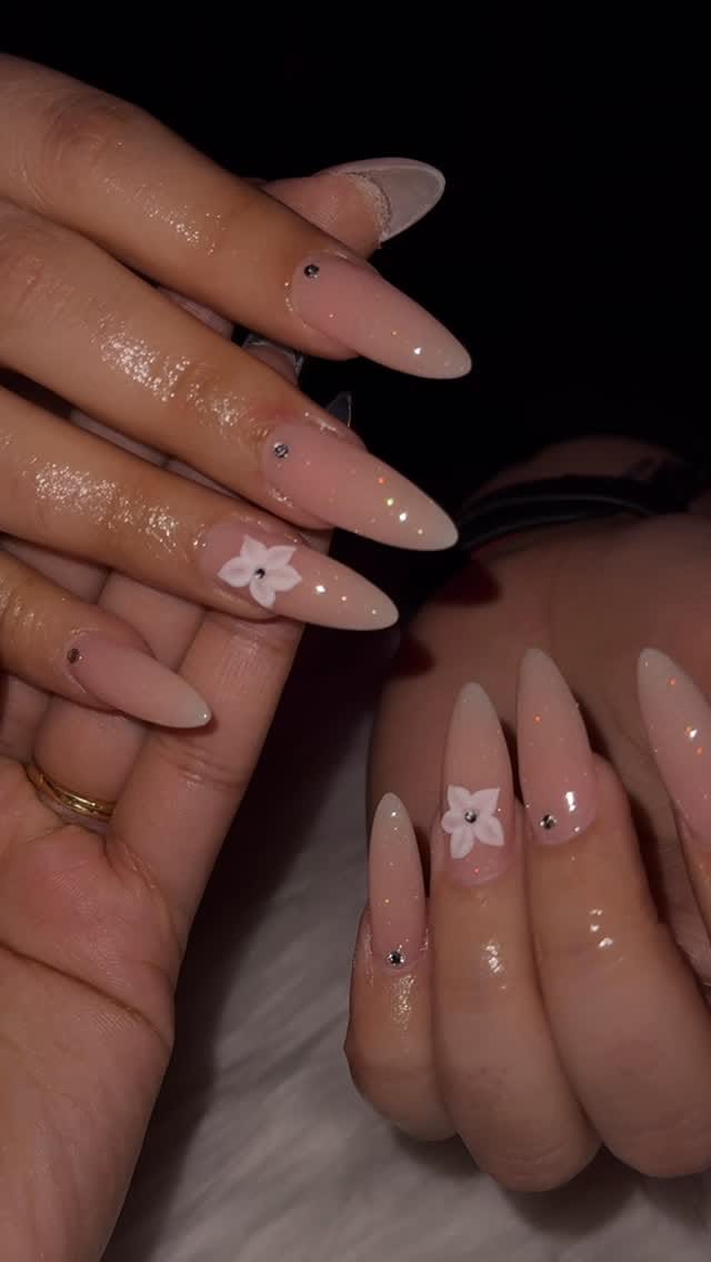 Post 1 by nAils_woRld_ on Instagram (video)