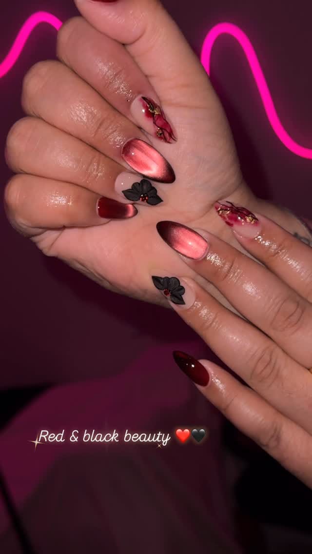 Post 4 by nAils_woRld_ on Instagram (video)