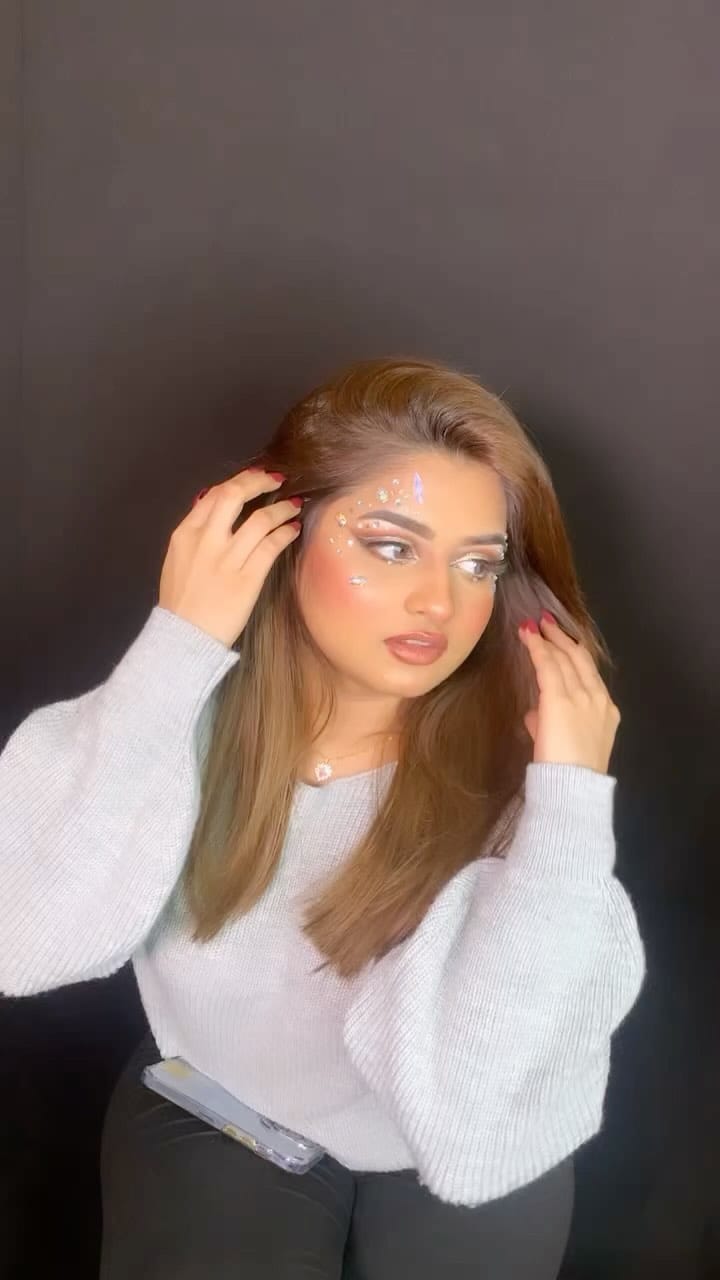 Post 6 by Sidra Baig💄 on Instagram (video)