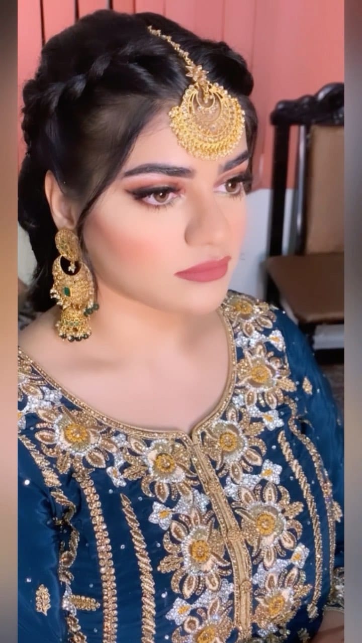 Post 10 by Sidra Baig💄 on Instagram (video)