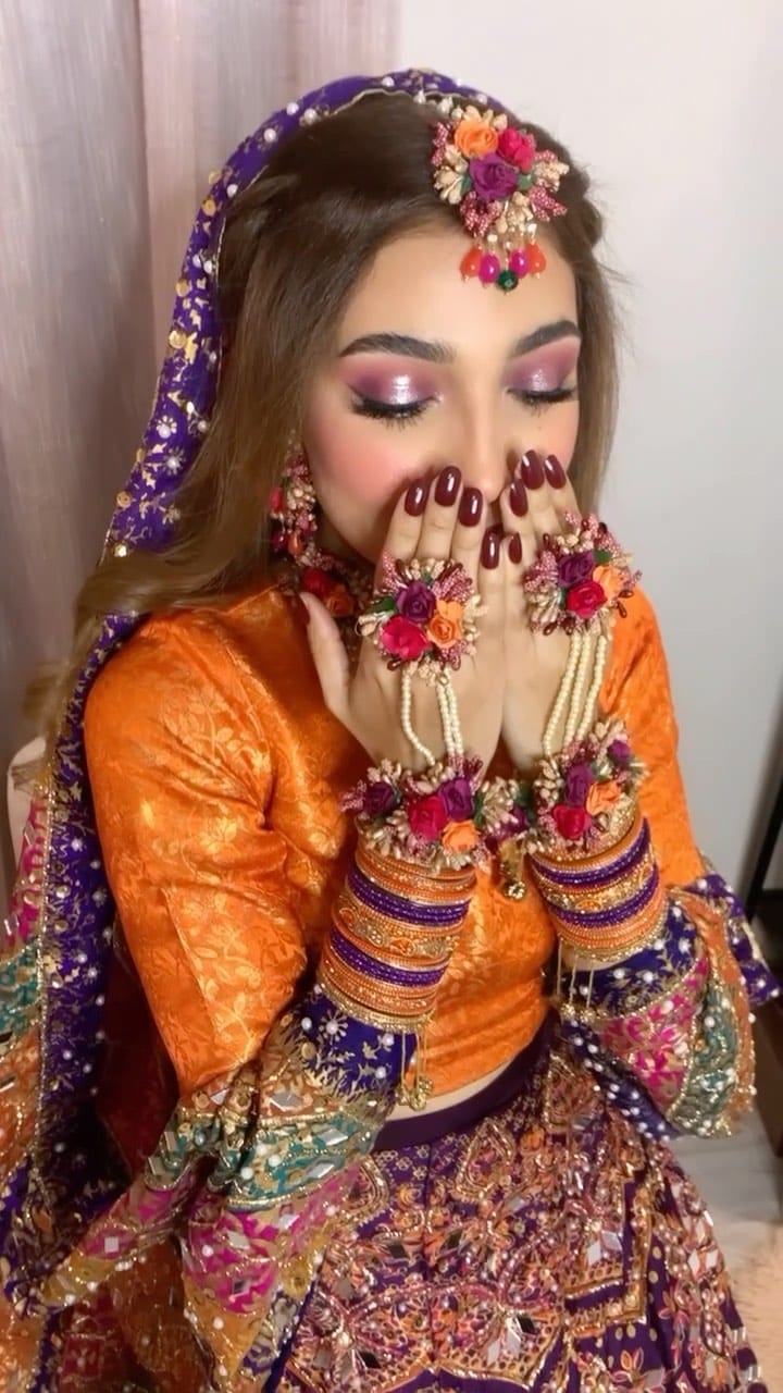 Post 2 by Sidra Baig💄 on Instagram (video)