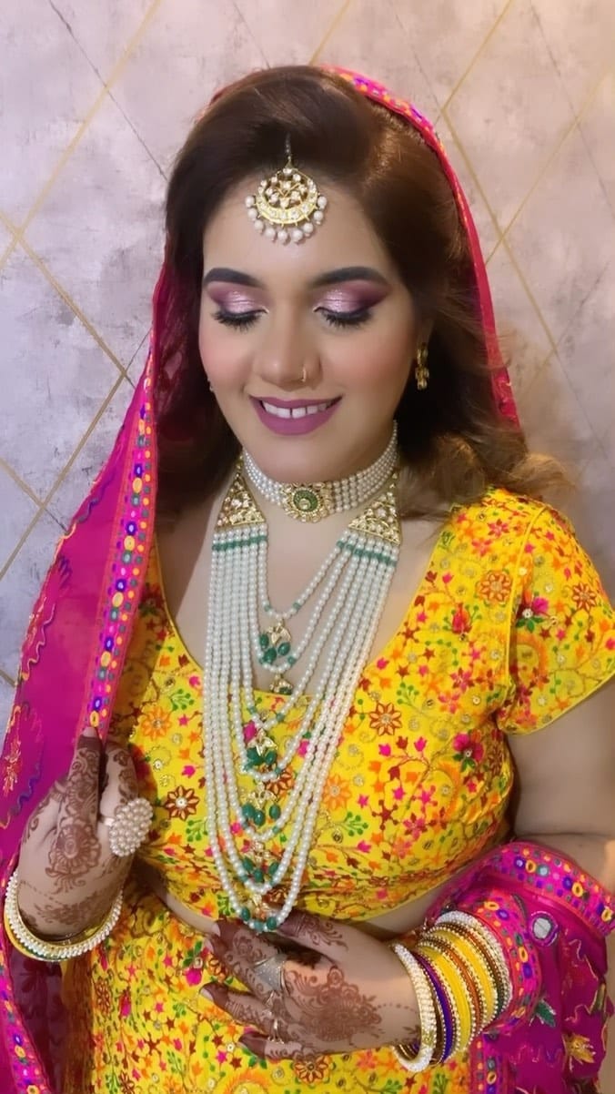 Post 4 by Sidra Baig💄 on Instagram (video)