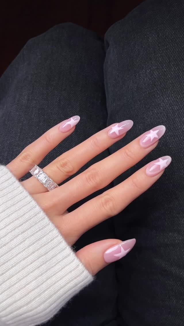 Post 1 by Alison • nailsbyalsn on Instagram (video)