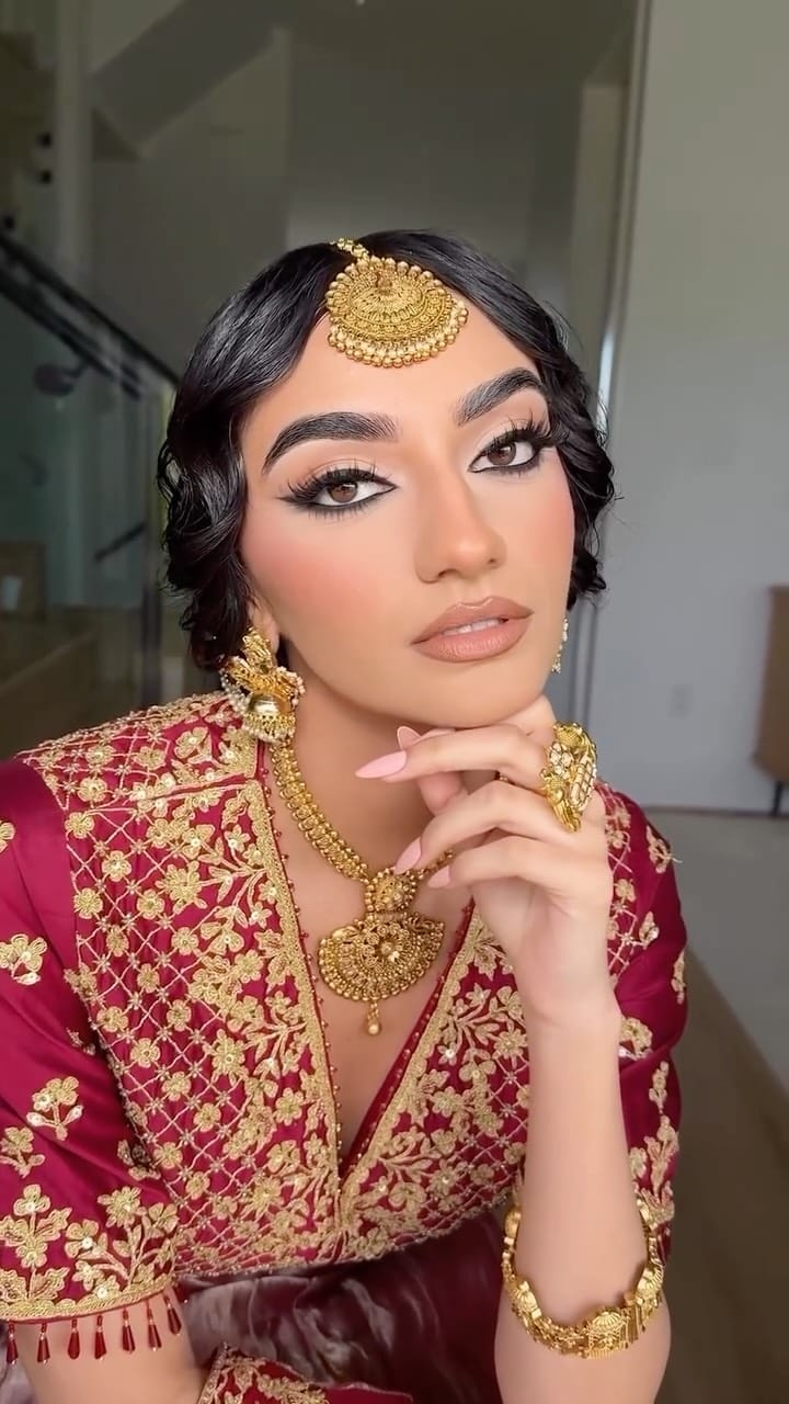 Post 8 by 𝐁𝐞𝐚𝐮𝐭𝐲 𝐁𝐥𝐞𝐧𝐝 𝐀𝐫𝐭𝐢𝐬𝐭𝐫𝐲| Bridal Makeup and Hair Artist on Instagram (video)