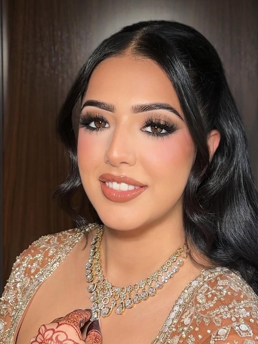 Post 1 by 𝐁𝐞𝐚𝐮𝐭𝐲 𝐁𝐥𝐞𝐧𝐝 𝐀𝐫𝐭𝐢𝐬𝐭𝐫𝐲| Bridal Makeup and Hair Artist on Instagram (image)