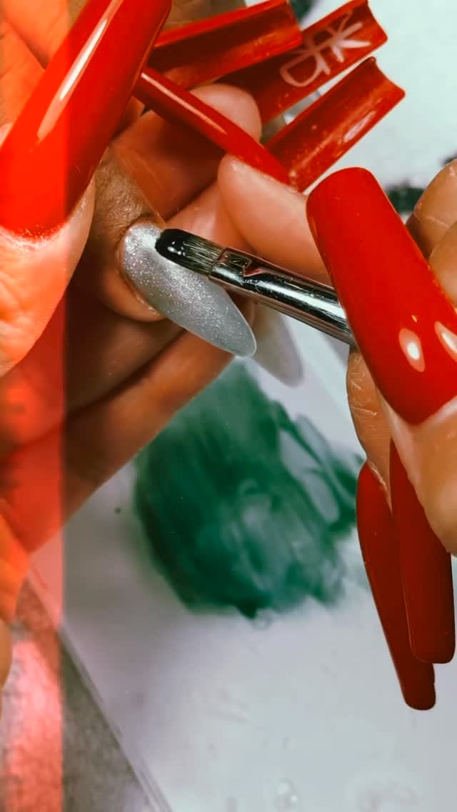 Post 8 by S T E P H ♕ V A N C O U V E R on Instagram (video)