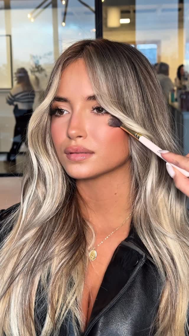 Post 1 by Montreal Hair and Makeup Artists on Instagram (video)