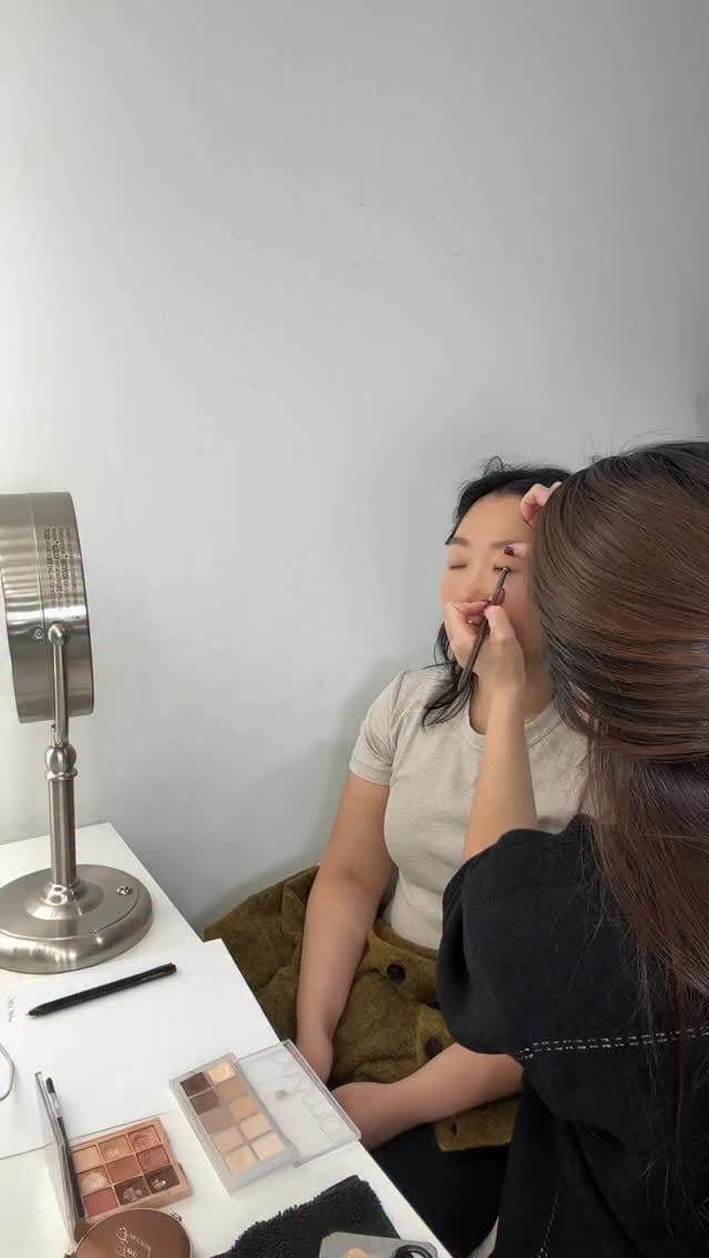 Post 1 by TORONTO MAKEUP AND HAIR ARTIST TEAM on Instagram (video)
