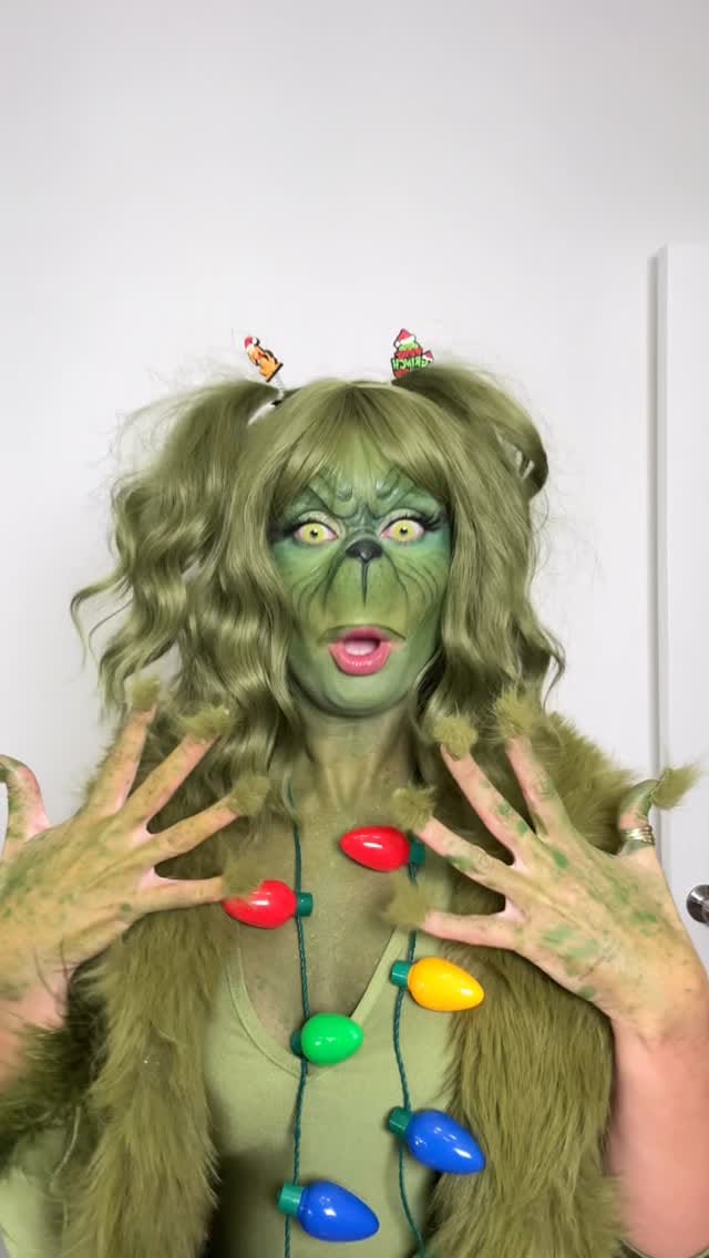 Post 5 by Sandra Makarewicz . Calgary Pro Makeup Artist & Educator on Instagram (video)
