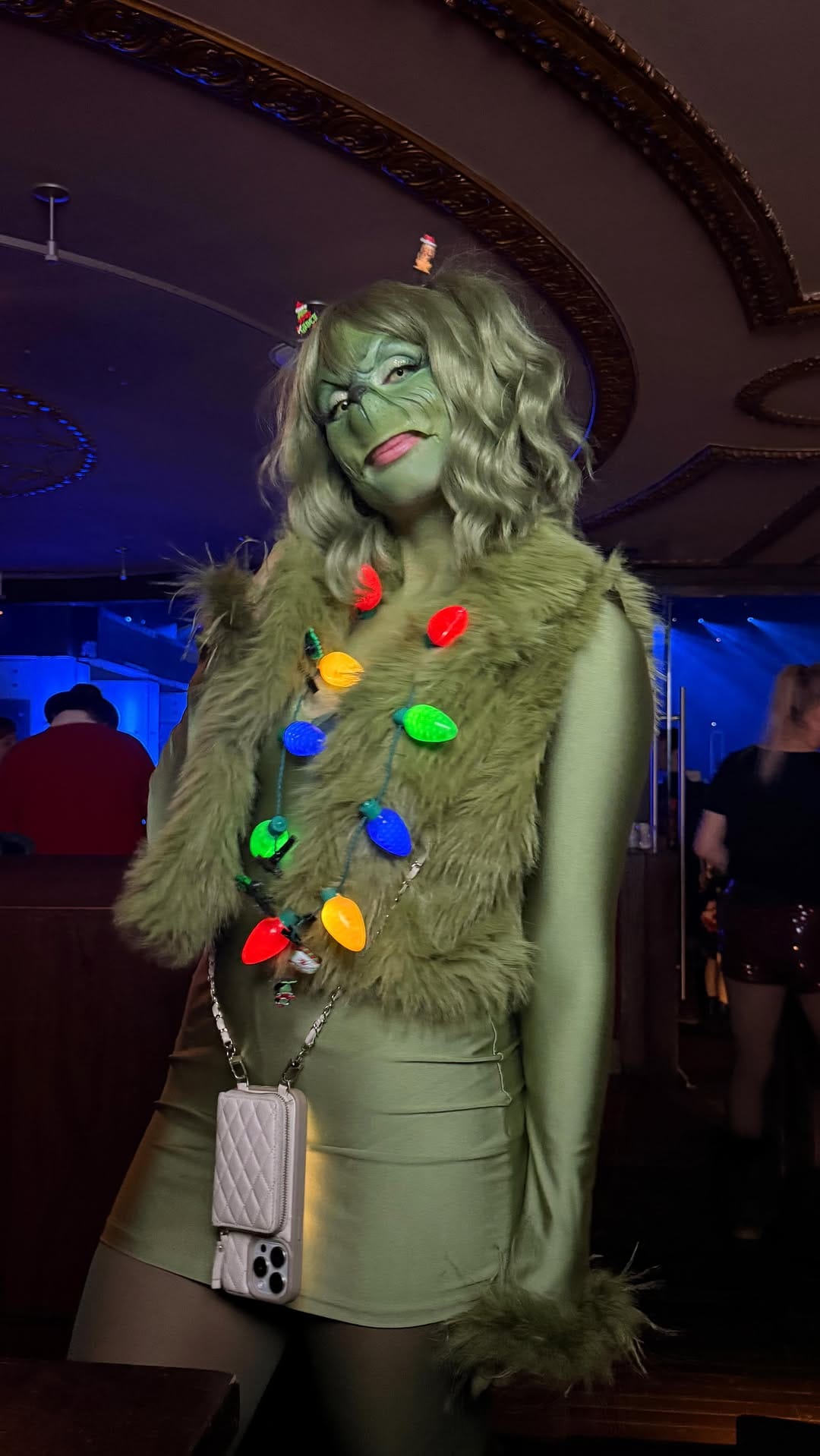 Post 3 by Sandra Makarewicz . Calgary Pro Makeup Artist & Educator on Instagram (video)