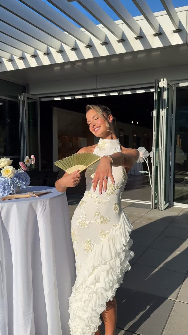 Post 4 by Zoya • Destination Bridal Makeup Artist on Instagram (video)