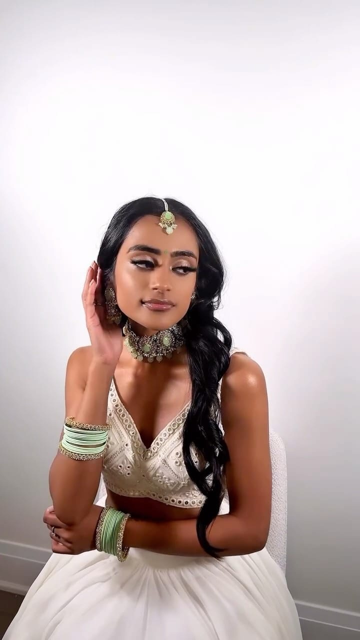 Post 6 by HAIR AND MAKEUP BY THUSA on Instagram (video)