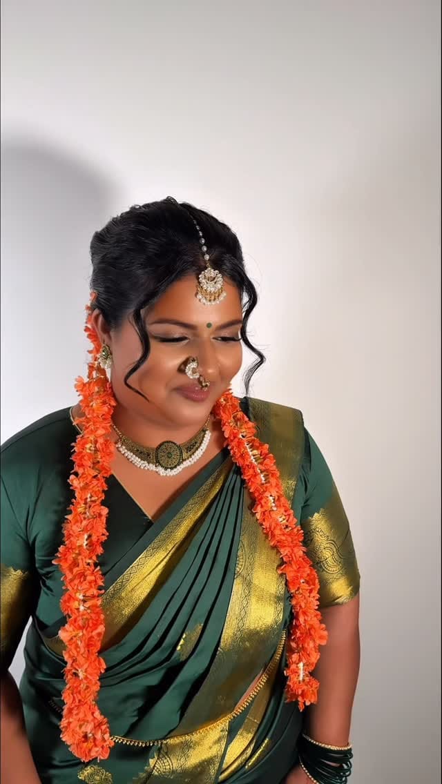 Post 1 by HAIR AND MAKEUP BY THUSA on Instagram (video)