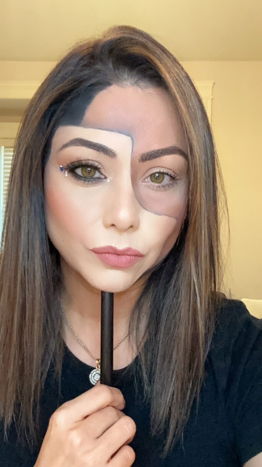 Post 9 by M a k e u p   &  H a i r  A r t i s t on Instagram (video)