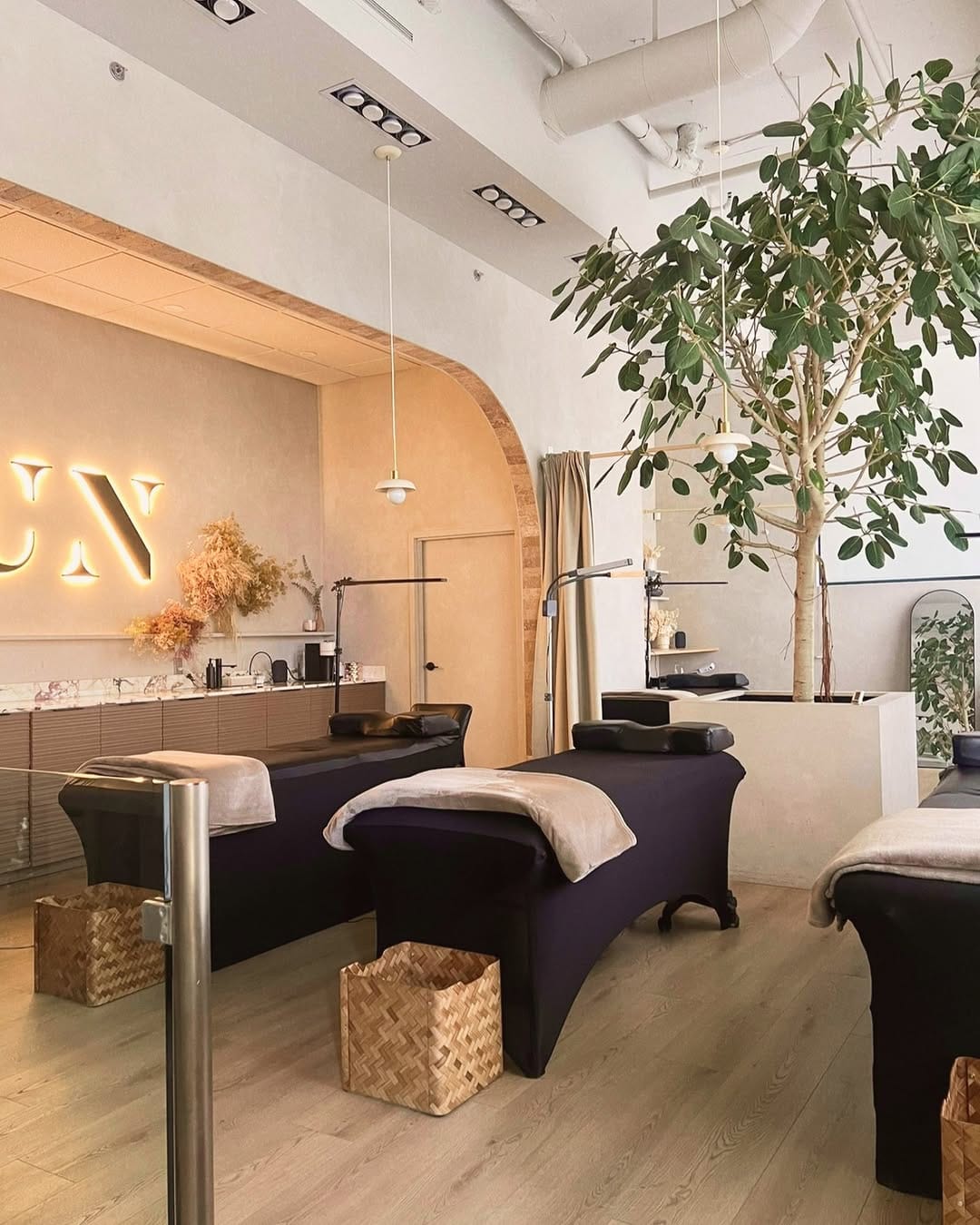 Post 5 by Vancouver Lash Extensions on Instagram (image)
