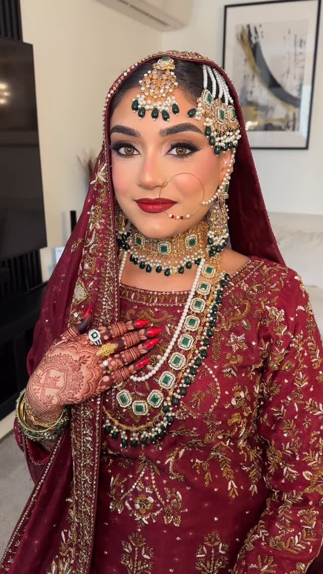 Post 8 by ＷＡＨＩＤＡ  M A K E U P on Instagram (video)