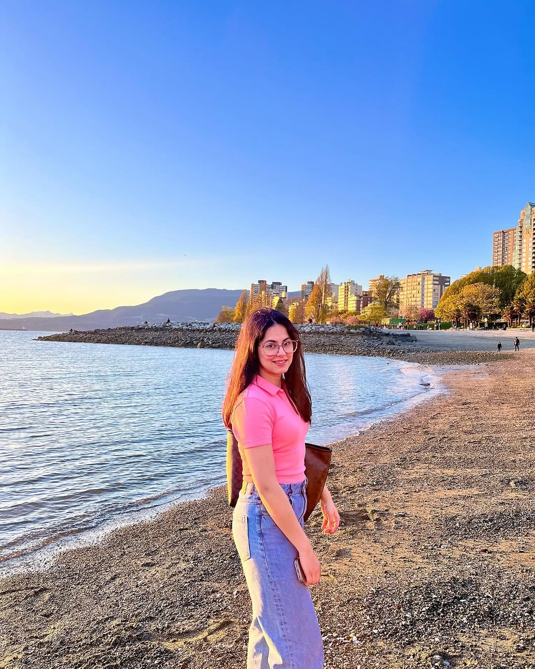 Post 10 by ESTHER DUA on Instagram (carousel)