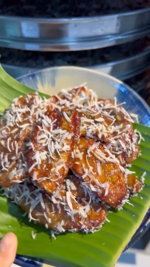Post 1 by Ăn Vặt Chú Mạnh on Instagram (video)