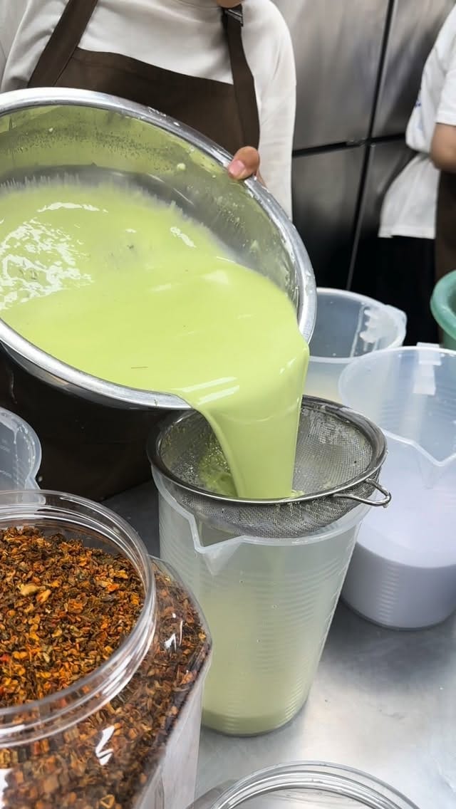 Post 5 by Ăn Vặt Chú Mạnh on Instagram (video)